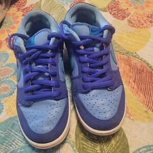 NIKE SB DUNK LOW SNEAKERS